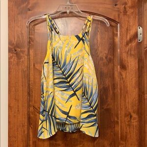 Super adorable crisscross back tank